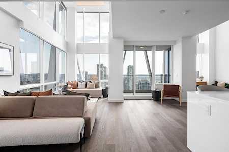1111 Richards Street #3402 Vancouver, BC V6B 0S3