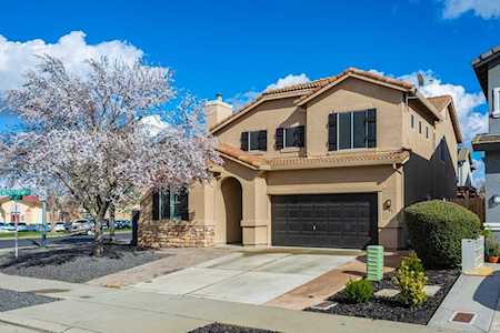 201 Pinecrest Court Roseville, CA 95678