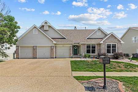 1854 Williamstown Dr St Peters, MO 63376