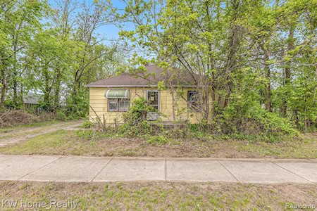 19715 Middlebelt Rd Livonia, MI 48152