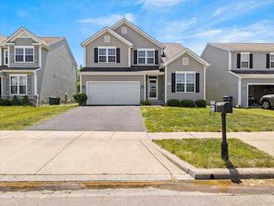 8469 Haleigh Woods Drive Blacklick, OH 43004