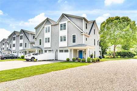 100 Algonquin Rd #12 Narragansett, RI 02882