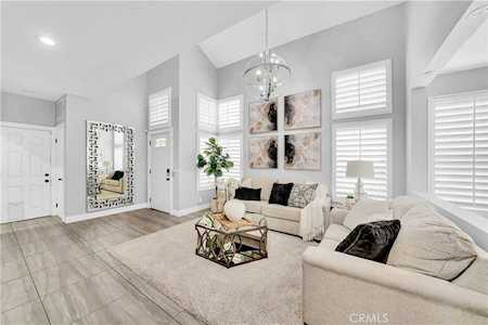 32 Mayfair Aliso Viejo, CA 92656