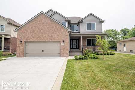 37422 Curwood Sterling Heights, MI 48310