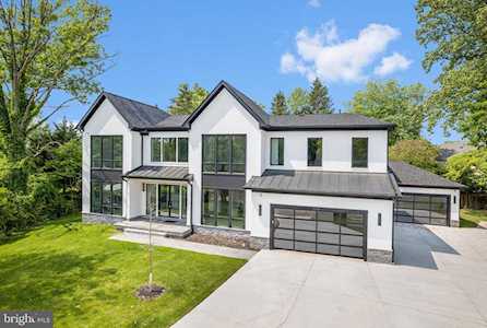 1124 Ormond Ct. Mclean, VA 22101