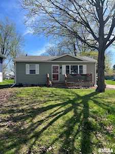 406 Devonshire Rd Washington, IL 61571