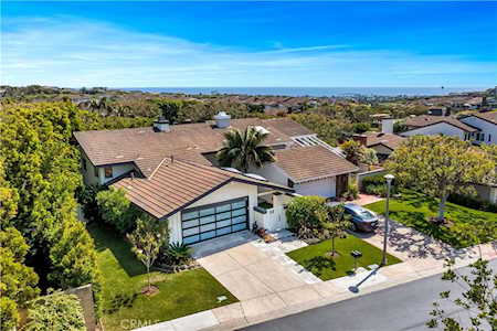 11 Mainsail Dr Corona Del Mar, CA 92625