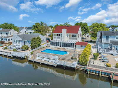 92 Spinnaker Ct Bayville, NJ 08721