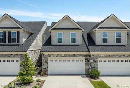 42808 Cardinal Way Novi, MI 48375
