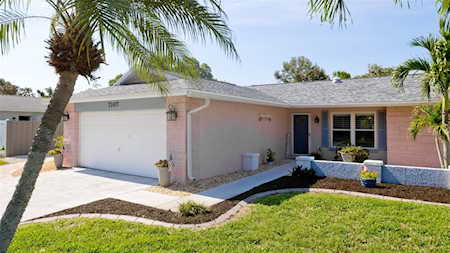 7307 17th Ave W Bradenton, FL 34209