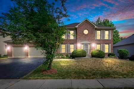739 Crestview Dr Bolingbrook, IL 60440