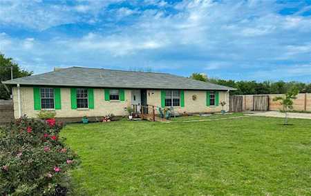 1109 E 17th ST Georgetown, TX 78626