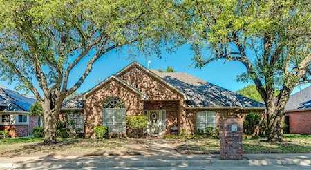 223 Sioux Drive Waxahachie, TX 75165
