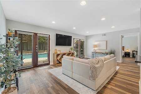 2722 Knight Street #302B Dallas, TX 75219