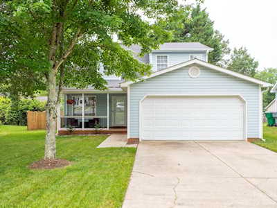 9620 Farmridge Ln Matthews, NC 28105