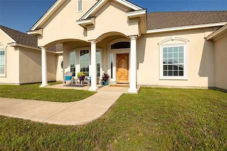 5914 Maple Valley Drive Azle, TX 76020