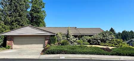 1305 177 Ave NE Bellevue, WA 98008