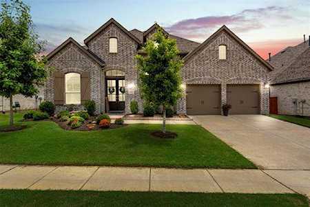 9308 Pecan Woods Trail Lantana, TX 76226