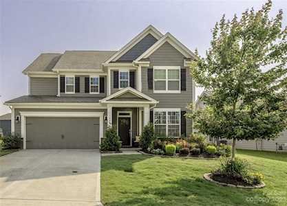 1045 Thoroughbred Dr Iron Station, NC 28080