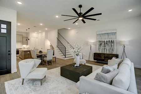 310 E 40th St Houston, TX 77018