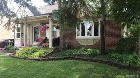 14844 Thomas Ave Allen Park, MI 48101