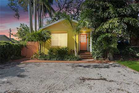 2217 8th Ave W Bradenton, FL 34205