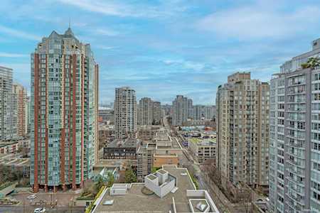 989 Richards Street #1906 Vancouver, BC V6B 6R6