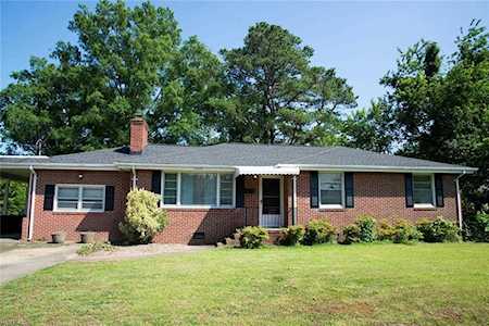 2509 Heutte Dr Norfolk, VA 23518