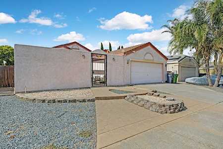 1620 Lavelle Smith Drive Tracy, CA 95376