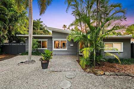 1229 NE 17th Way Fort Lauderdale, FL 33304