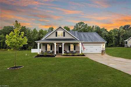 8646 Stone Valley Drive Clemmons, NC 27012
