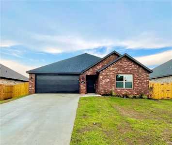 707 W Taylor St Siloam Springs, AR 72761