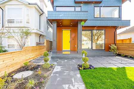 4552 Inverness Street Vancouver, BC V5V 4X4