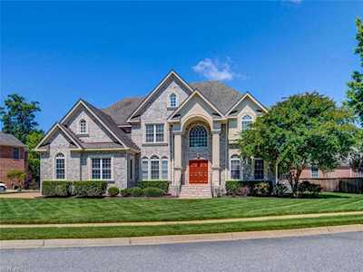 700 Redleafe Circle Chesapeake, VA 23320