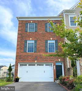 4908 Rushing River Dr Ellicott City, MD 21043