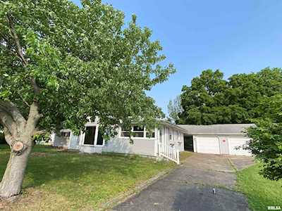13741 N Edgewater Dr Chillicothe, IL 61523