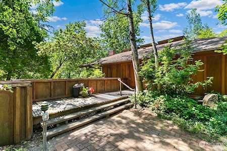 19344 11th Ave NW Shoreline, WA 98177