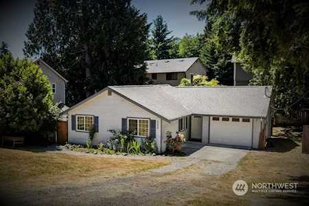 22235 Seavista Dr NE Poulsbo, WA 98370