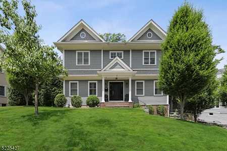3 Brantwood Ter Short Hills, NJ 07078