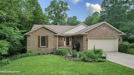 7602 Briarwood Dr Crestwood, KY 40014