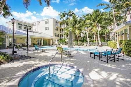 7584 SW 102nd St #101 Pinecrest, FL 33156
