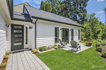 3815 SW Barton St Seattle, WA 98126