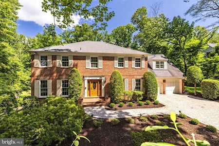 1209 Daleview Dr Mclean, VA 22102