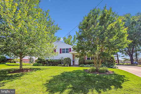 14717 Algretus Dr Centreville, VA 20120