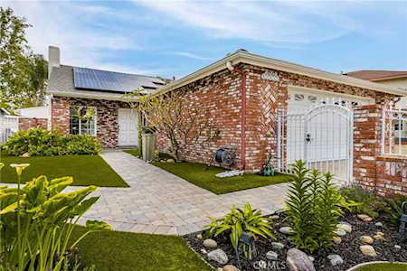 27211 Eastridge Dr Lake Forest, CA 92630