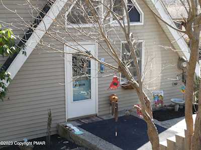 519 S Cortina Ct Henryville, PA 18332