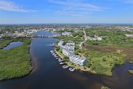 1152 Flying Fish Ln Tarpon Springs, FL 34689
