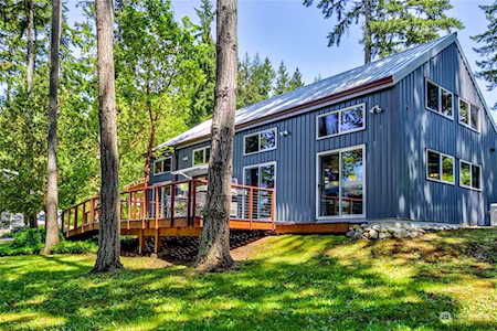 657 Moji Ln NW Bainbridge Island, WA 98110