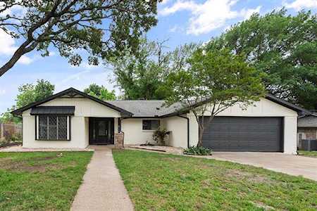 8724 Irongate Drive North Richland Hills, TX 76182