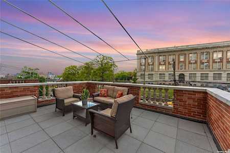 84-49 168th St #2J Jamaica Hills, NY 11432